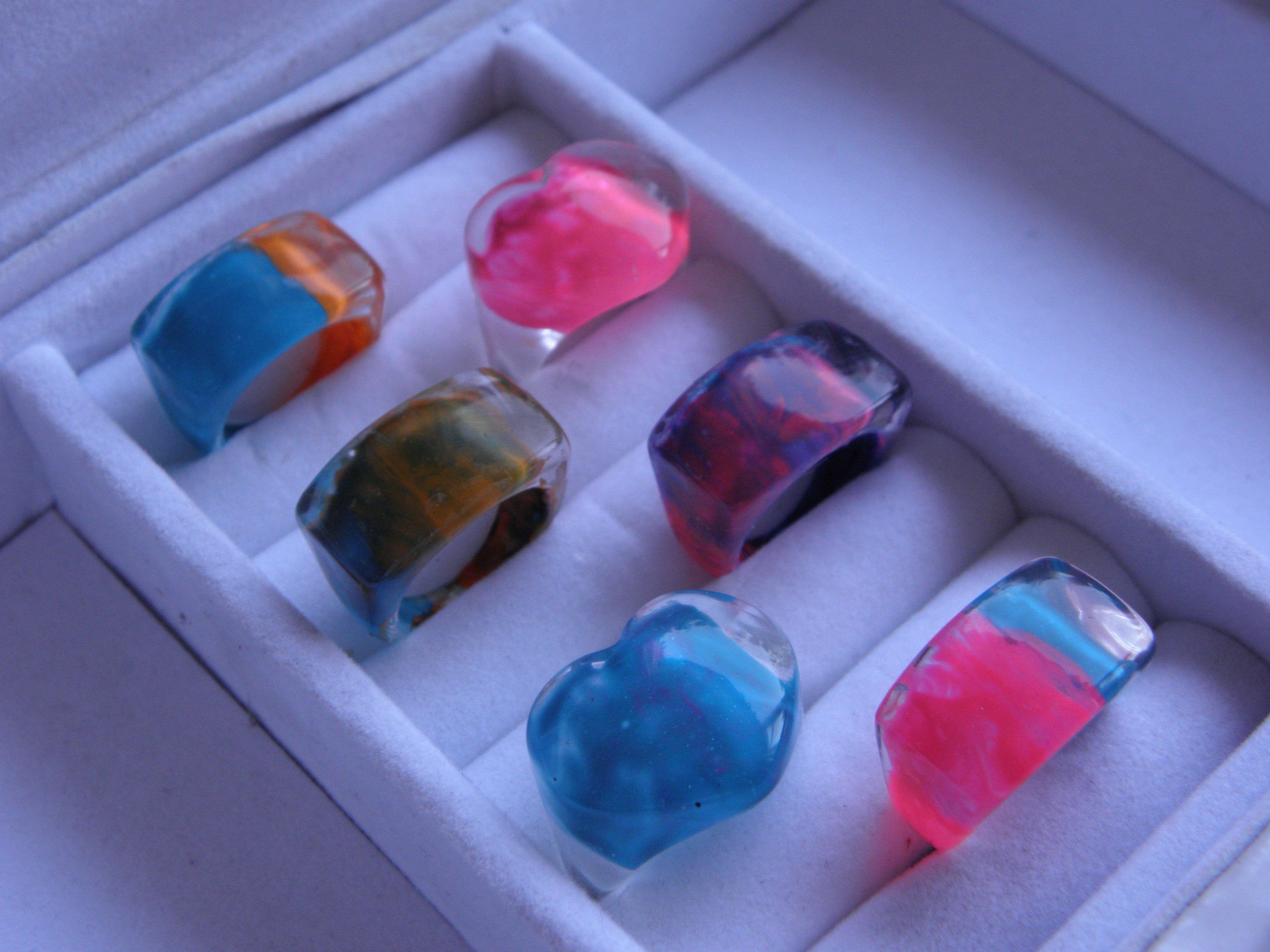 Handbeschilderde ringen